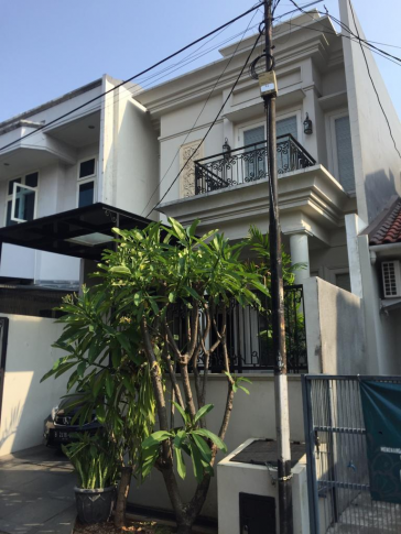 711. Dijual rumah murah 2 lantai siap huni di PONDOK INDAH Jakarta